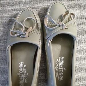 Minnetonka moccasins kitty grey